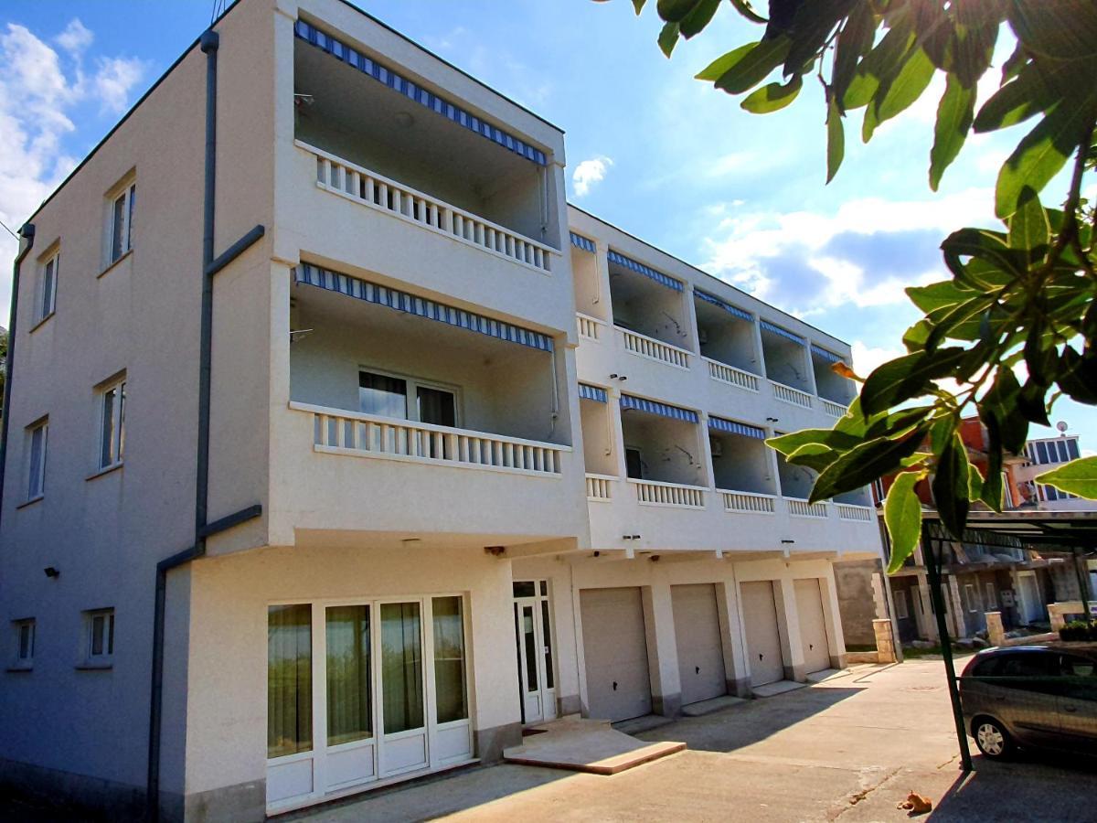 Villa Dvor Apartments Omiš Екстериор снимка