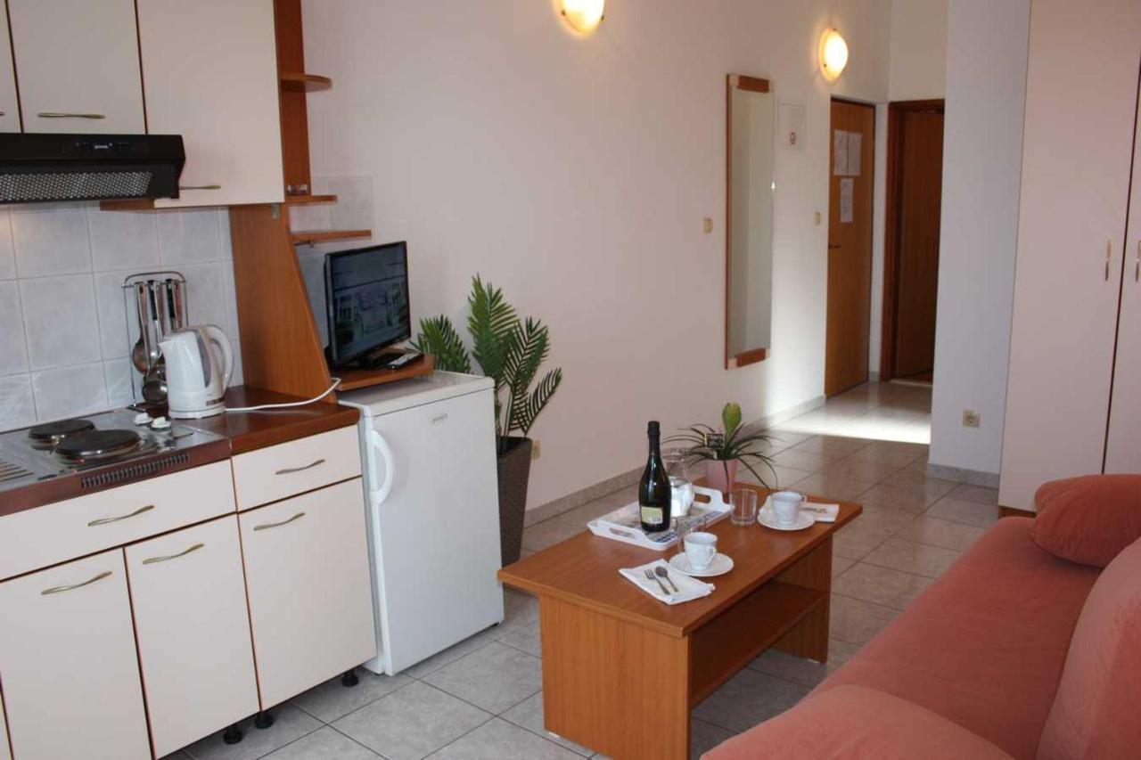 Villa Dvor Apartments Omiš Екстериор снимка