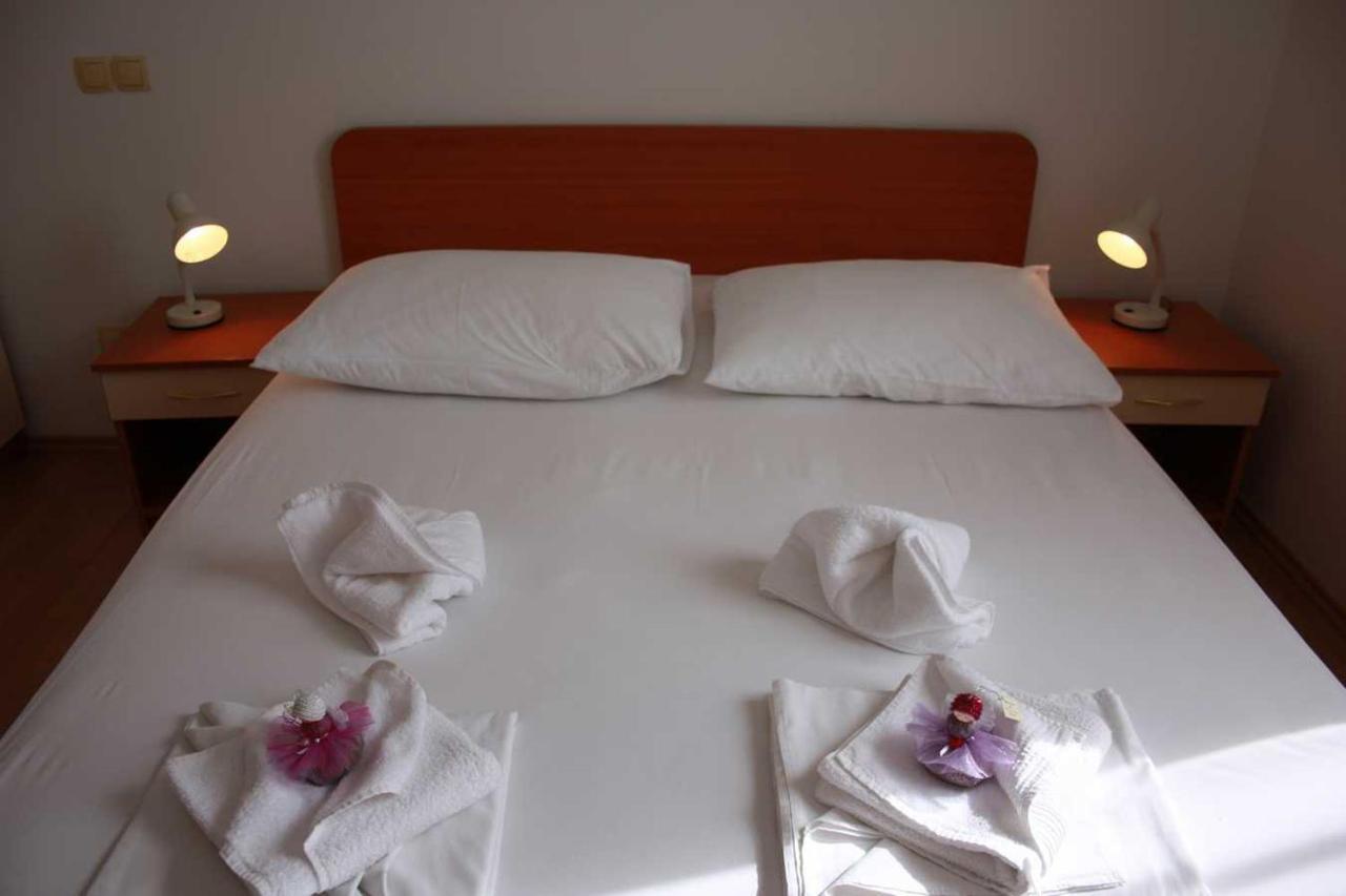 Villa Dvor Apartments Omiš Екстериор снимка