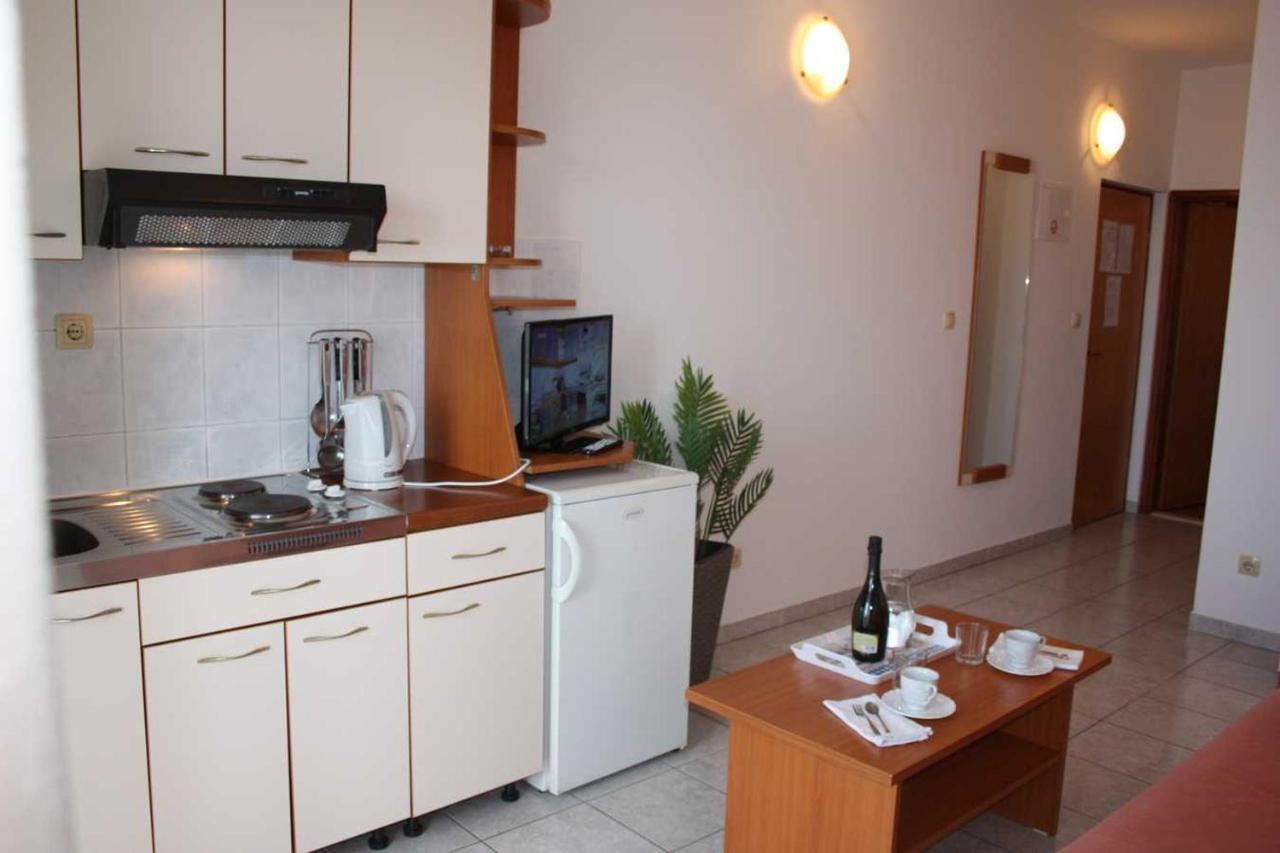 Villa Dvor Apartments Omiš Екстериор снимка