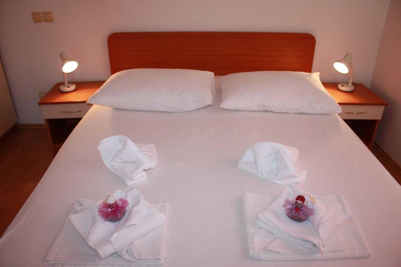 Villa Dvor Apartments Omiš Екстериор снимка