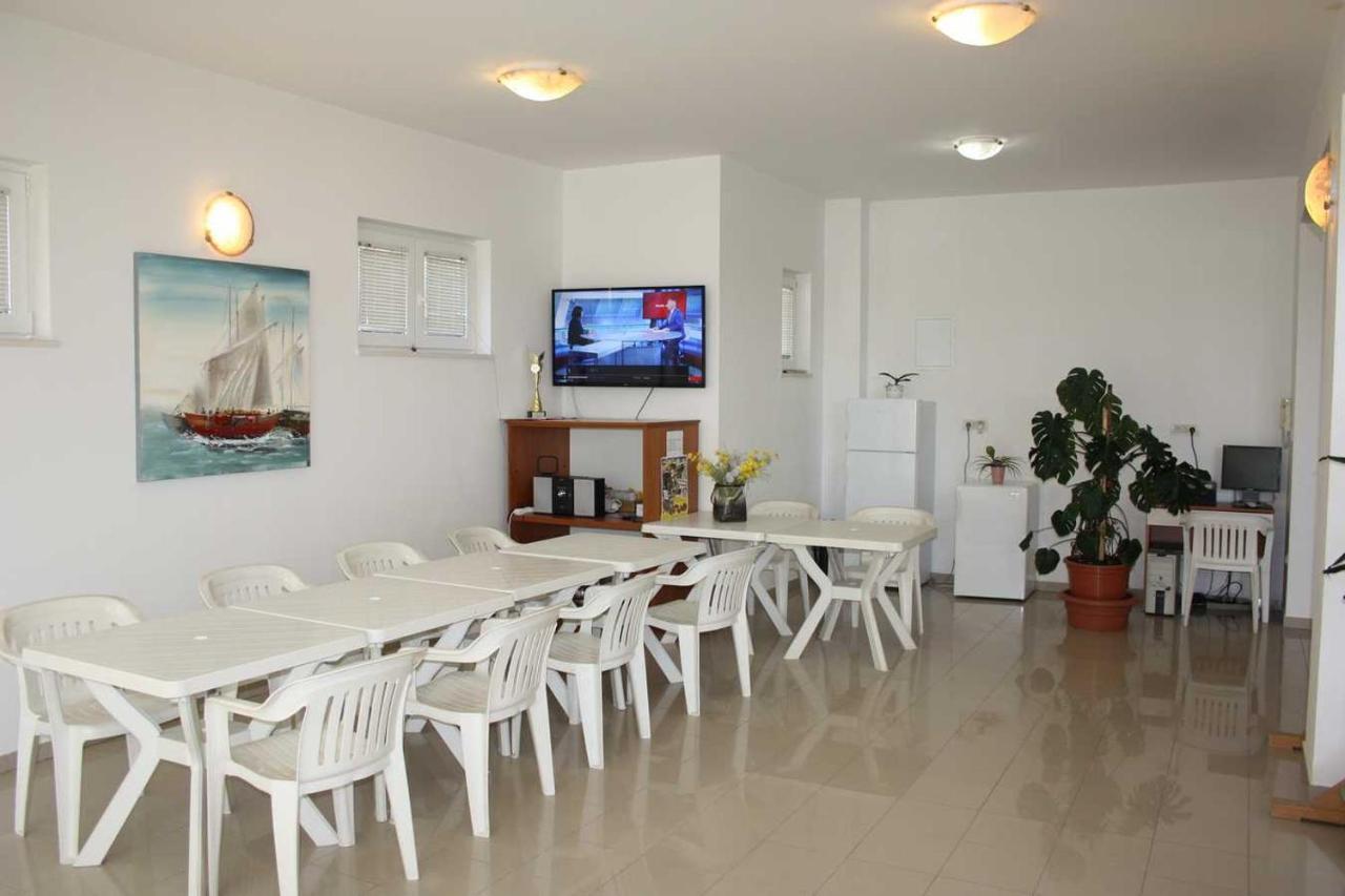 Villa Dvor Apartments Omiš Екстериор снимка