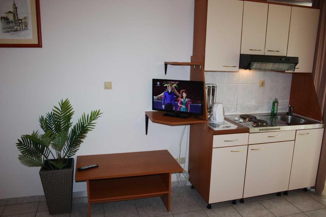 Villa Dvor Apartments Omiš Екстериор снимка