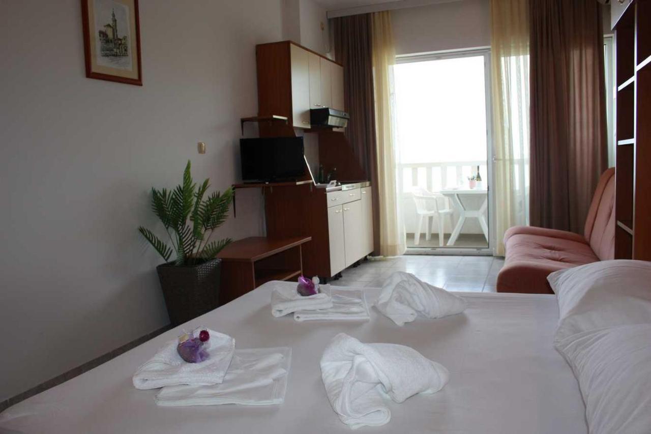 Villa Dvor Apartments Omiš Екстериор снимка