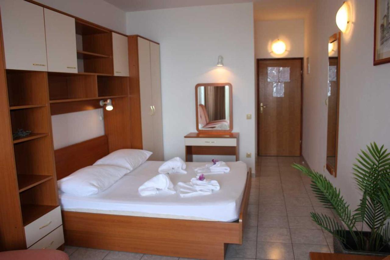 Villa Dvor Apartments Omiš Екстериор снимка