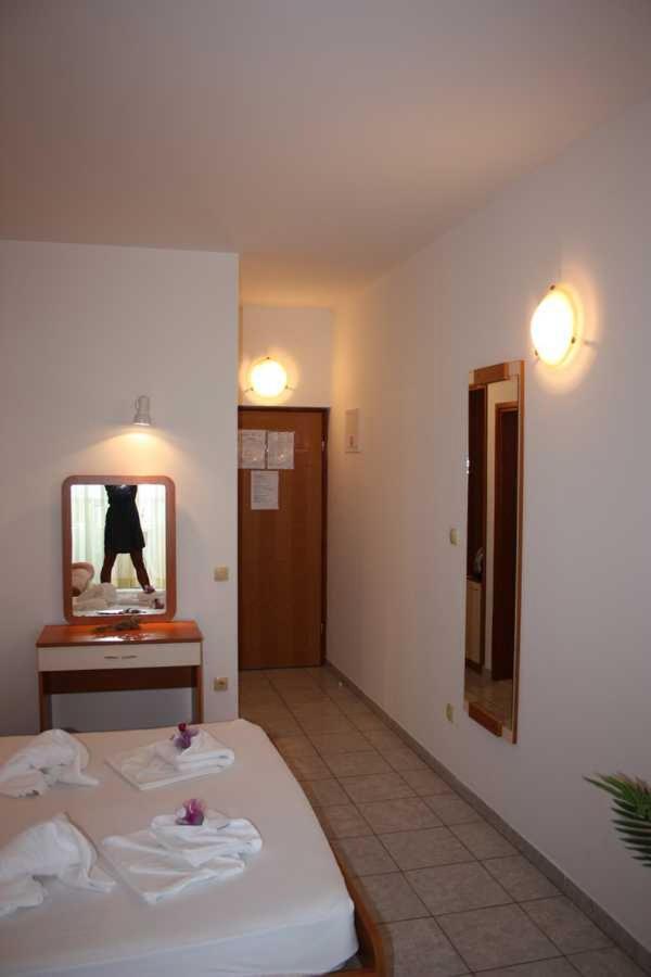 Villa Dvor Apartments Omiš Екстериор снимка